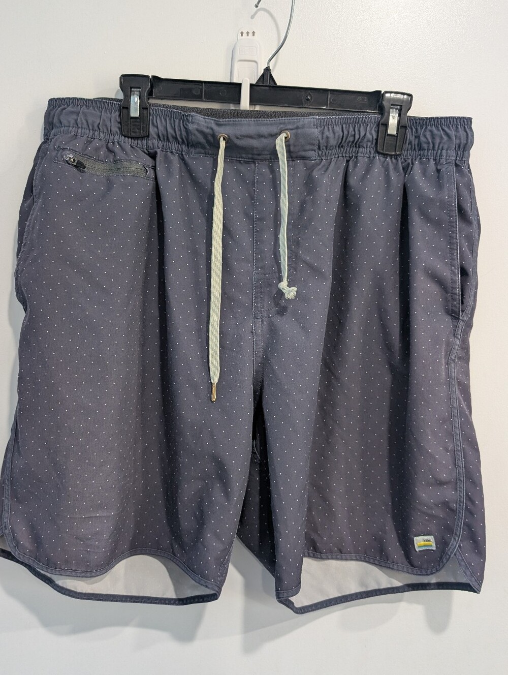 Vuori Men's Banks Shorts Navy Micro Dot XL